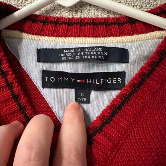Preppy Vintage Tommy Hilfiger V Neck Red and Cream Sweater - Picture 2 of 3